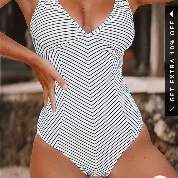 Cupshe one piece - Picture 1 of 3